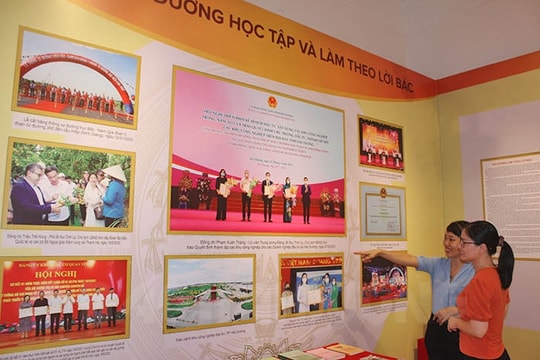 Học Bác nêu gương